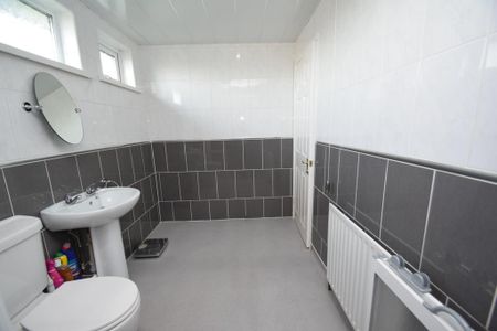 3 bedroom terraced house to rent - Photo 3