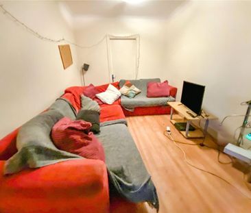 6 bedroom semi-detached house to rent - Photo 1