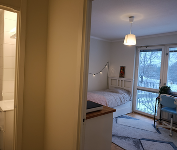 Johan Enbergs väg, Solna - Photo 1