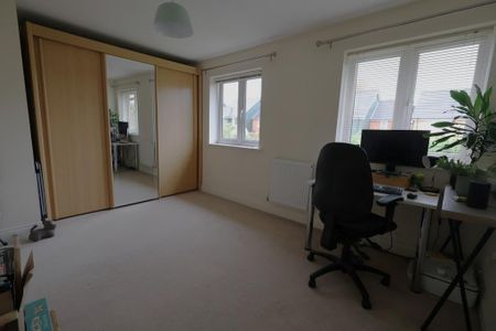 3 bedroom link detached house to rent - Photo 4