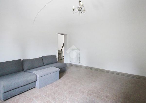 Casa indipendente in affitto