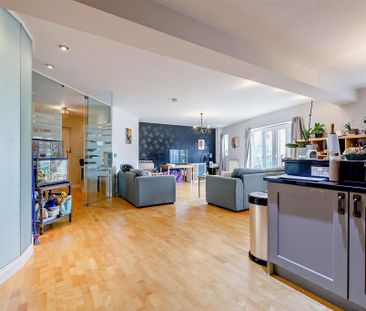 2 bedroom semi-detached house to rent - Photo 6