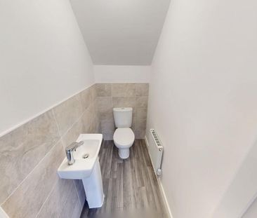 2 bedroom semi-detached house to rent - Photo 6