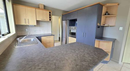 3 Bedroom Home - Photo 3