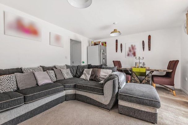 3 bedroom semi-detached house to rent - Photo 1