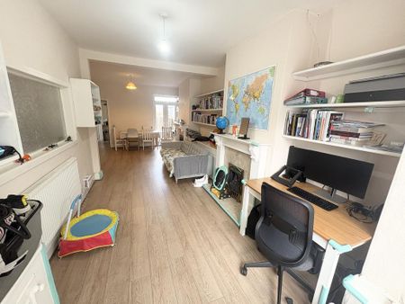 3 bedroom terraced house to rent - Photo 2