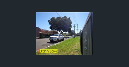 Beautiful Space Home, 700 meter to Cabramatta Station & 3 bedroom with Split Air Condition - Photo 3