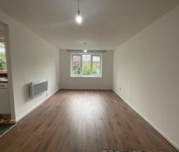 2 Bed Flat, Slack Road, M9 - Photo 2