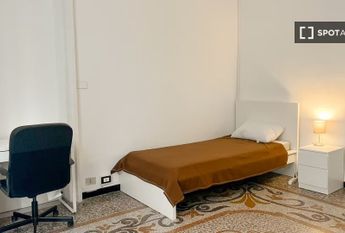 genoa, Liguria 16124