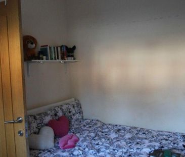6 bedroom semi-detached house to rent - Photo 2