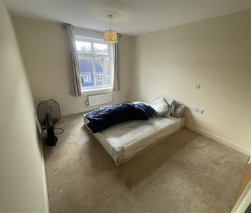 Castlegate, Tutbury, BURTON-ON-TRENT - Photo 3