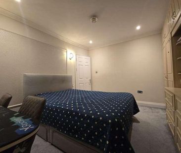 Wimborne Avenue, Hayes, UB4 - Photo 3