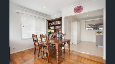 2/8 Stapley Crescent, Chadstone VIC 3148 - Photo 2