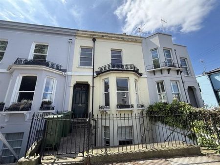 Selkirk Street, Cheltenham, GL52 - Photo 5
