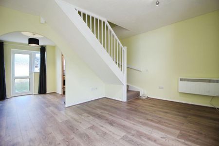 2 bedroom end of terrace house to rent - Photo 3