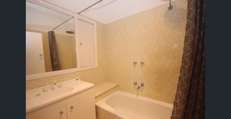 Charming family home. - Photo 2