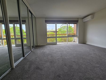 14/53 Pelham Street, Carlton VIC 3053 - Photo 3