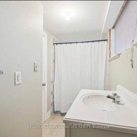 For Lease - 214 Queenslea Avenue Unit# Bsmnt, Toronto, Ontario - Photo 3