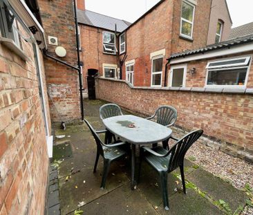 5 bedroom terraced house to rent - Photo 1