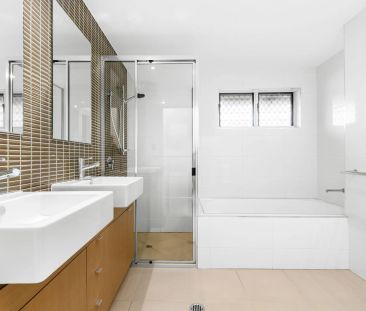 Luxury Bluewater Apartment - Photo 5