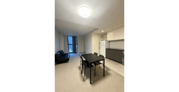 Modern 2-Bed 2-Bath Unfurnished Apartment in Melbourne CBD - Photo 1