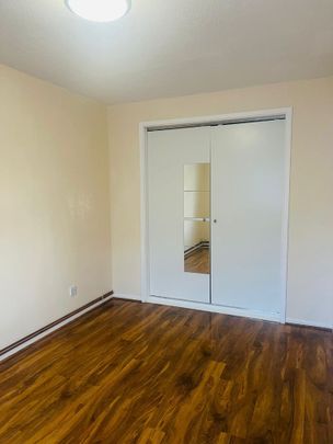 2 Bed Flat, Quilter Close, LU3 - Photo 1