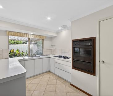 WELL-PRESENTED, LOW-MAINTENANCE LIVING IN A PRIME MANNING LOCATION - Photo 6