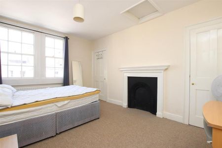 6 bedroom house to rent - Photo 3