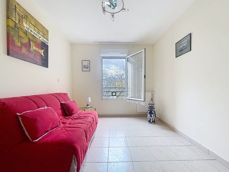 A LOUER AUX ANGLES ( 30133 ) : appartement 3 pièces -possibilité meublé -avec ascenseur - 2 terrasses et 1 garage !, - Photo 2