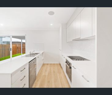 YOUR NEW BANYA FAMILY HOME! - Photo 6