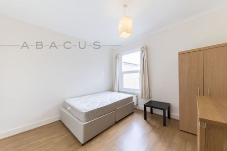 5 Bedroom House - Photo 3