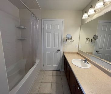 For Lease - 272 wetenhall landing Lane, Milton, Ontario - Photo 6