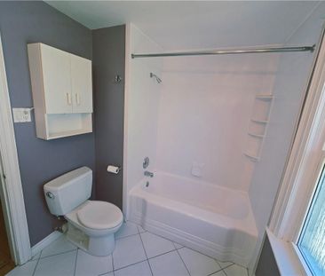For Lease - 2047 James Street, Burlington, Ontario - Photo 6