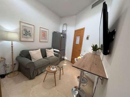 Modern room in Sol - Photo 2