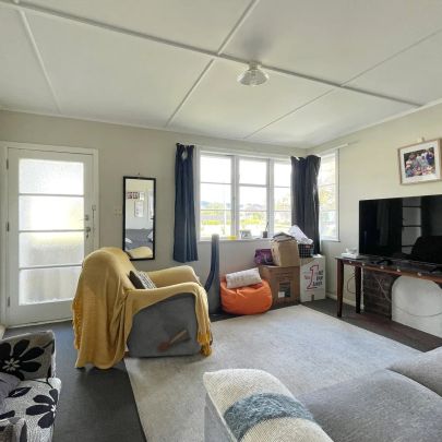 Charming 3-Bedroom Home for Rent in Kawerau - Photo 1