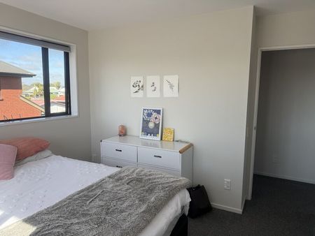 Riccarton – Modern 4 Bed/2 Bath townhouse, Double Garage, Suit Mature Students - Photo 5