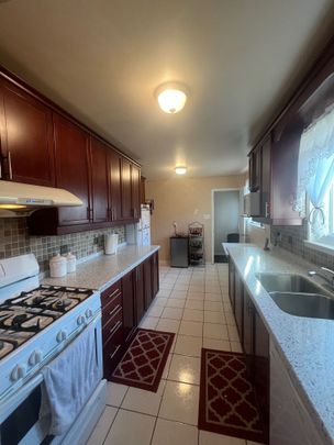 For Lease - 6 O'henry Grove Unit# Upper, Toronto, Ontario - Photo 1