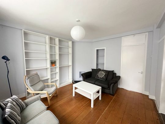3 Bed Flat, Greenleaf Close, SW2 - Photo 1