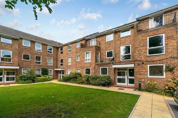 Sandringham Court, Arragon Road, Twickenham, TW1 - Photo 1