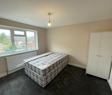 6 bedroom semi-detached house to rent - Photo 5