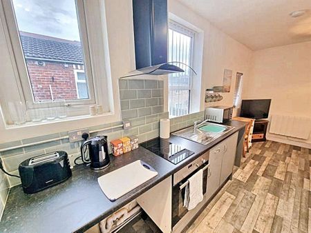 Nelson Terrace, Stockton-on-Tees, Stockton-on-Tees, Durham, TS18 1NJ - Photo 4