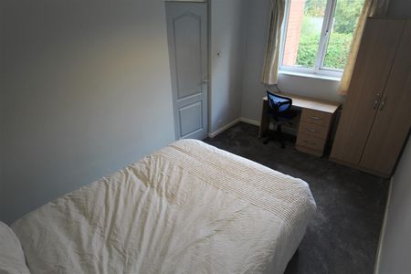 Chapel Fold, Hyde Park, LS6 3RG, Leeds - Photo 3