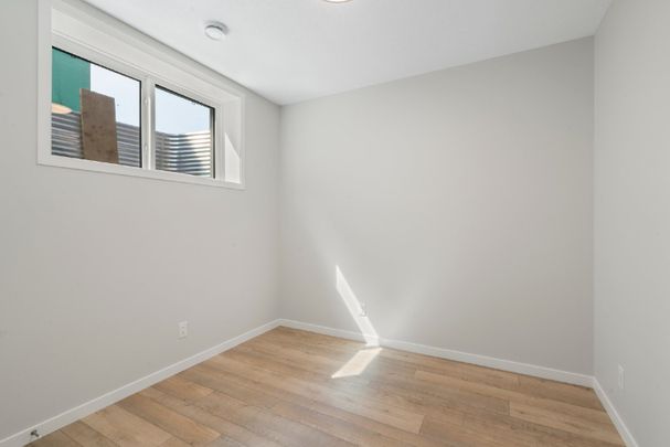 47 Royston Way Nw - Photo 1