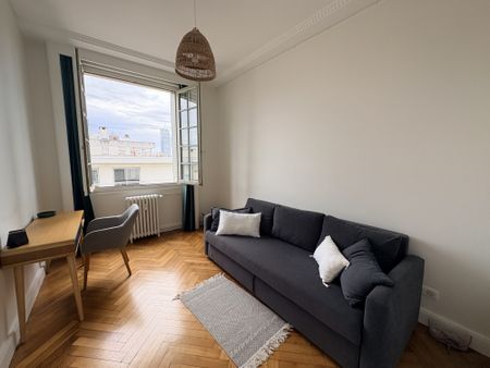 Location Appartement 6 pièces 140m² LYON 6ème - Photo 2