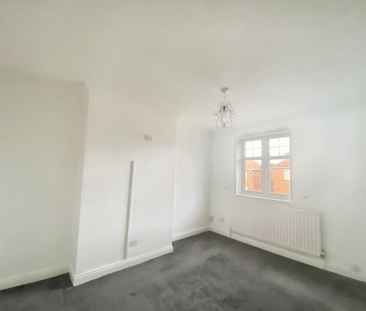 3 bedroom semi-detached house to rent - Photo 6
