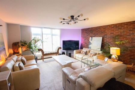 2 Bedroom Apartment - Second Floor - Photo 2