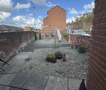 1 bedroom in a house share to rent - Photo 6