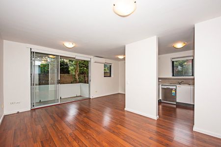 1/31 Upton Road, Windsor, VIC, 3181 - Photo 2