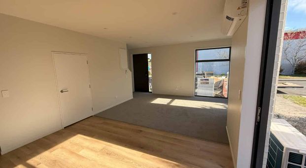 Brand New 2 Bedroom, 1 Bathroom - Photo 1