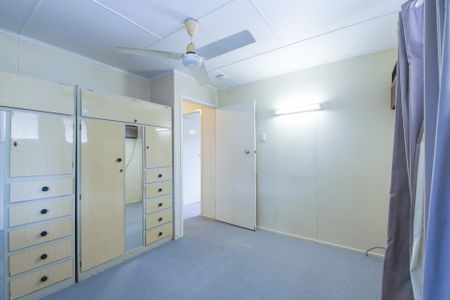 Large house with plenty of storage and room for entertaining! - Photo 3